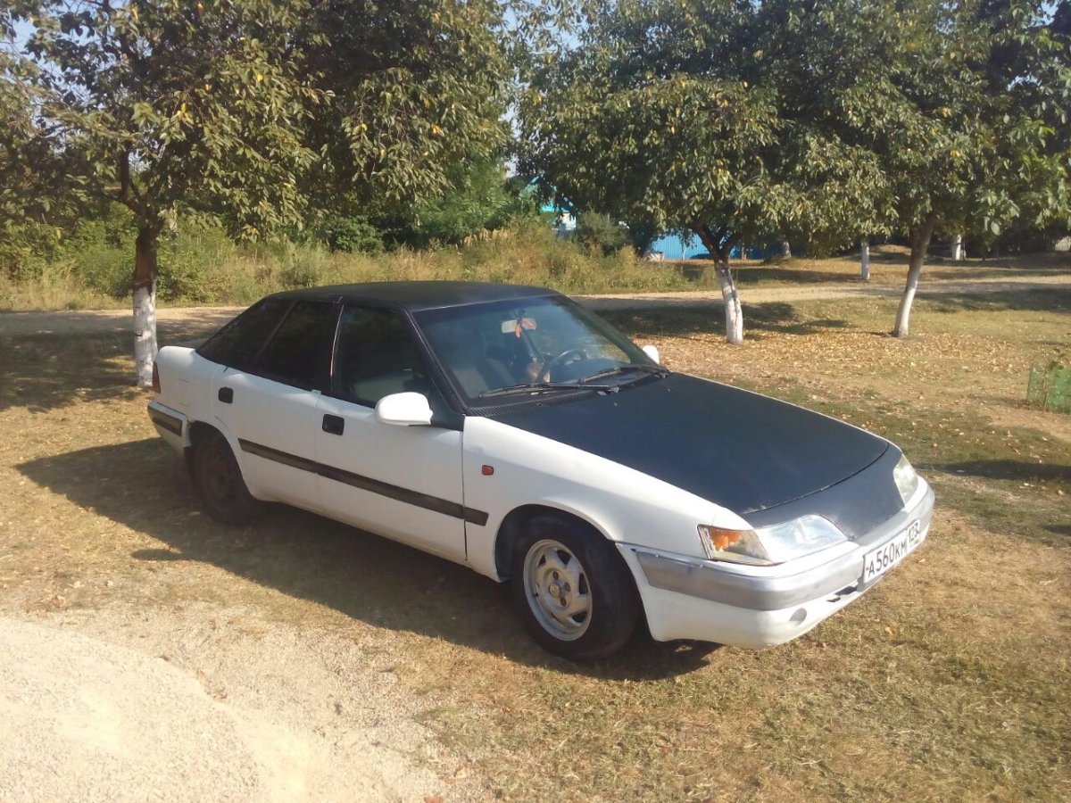 Daewoo espero White