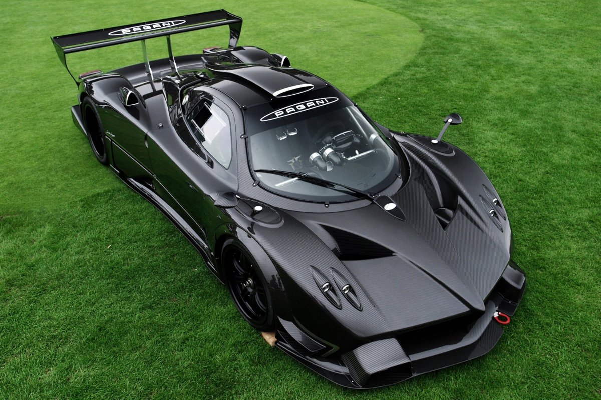 Спорткар Pagani Zonda