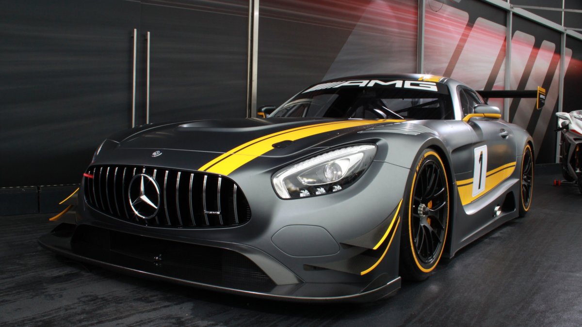 Мерседес AMG gt 3