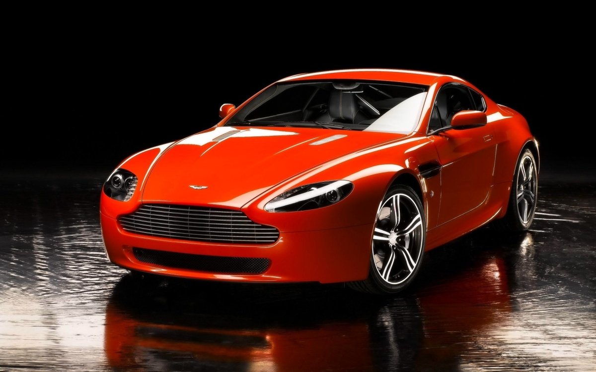 Aston Martin db8
