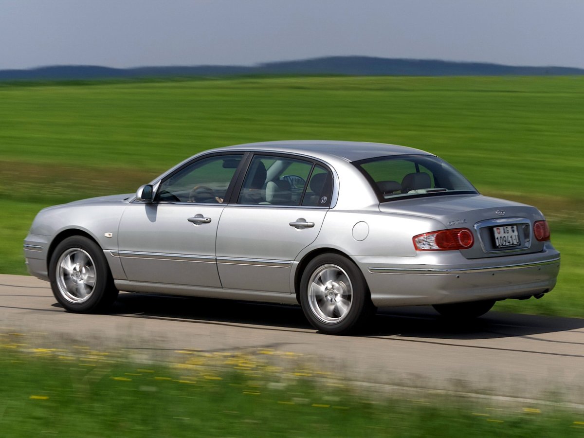 Kia Opirus