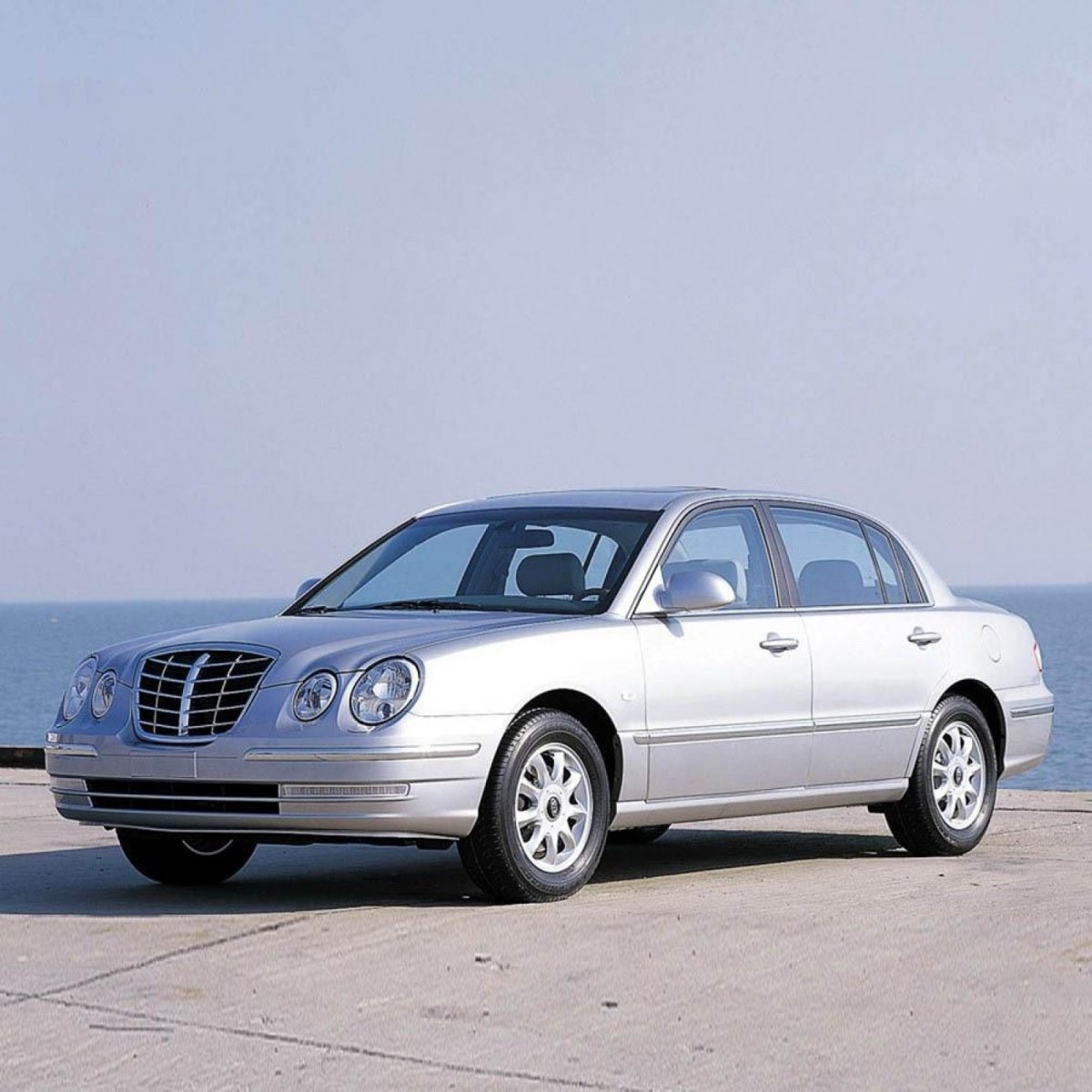 Kia Opirus i