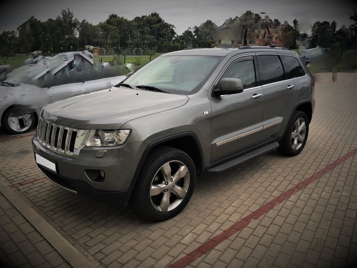 Jeep Grand Cherokee серый