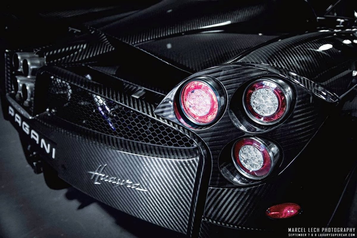 Pagani Huayra Carbon Edition