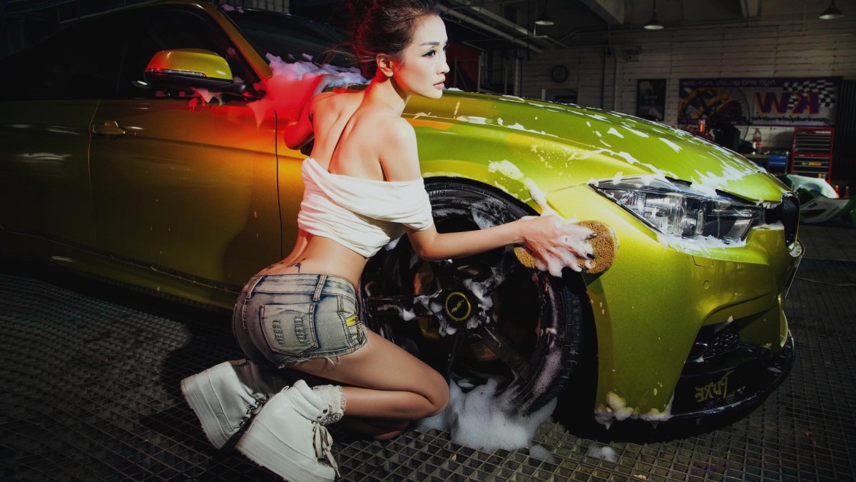 Автомойки с девушками
