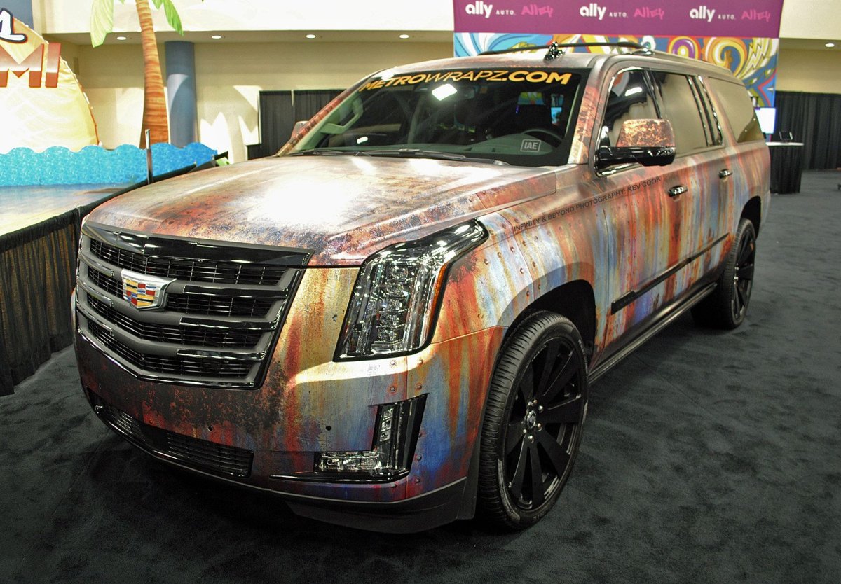 Камуфляжный Cadillac Escalade 3