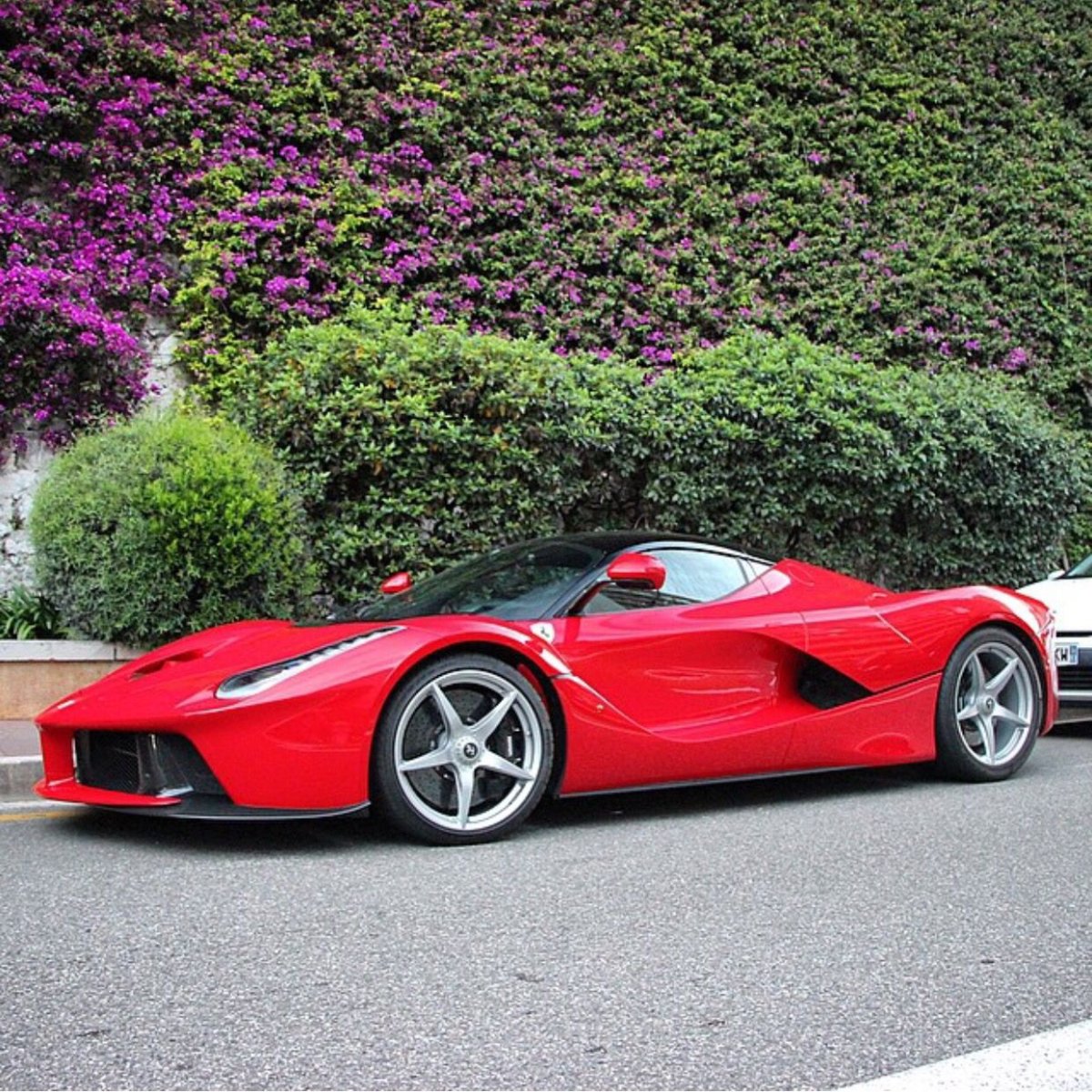 Ferrari LAFERRARI спорткары