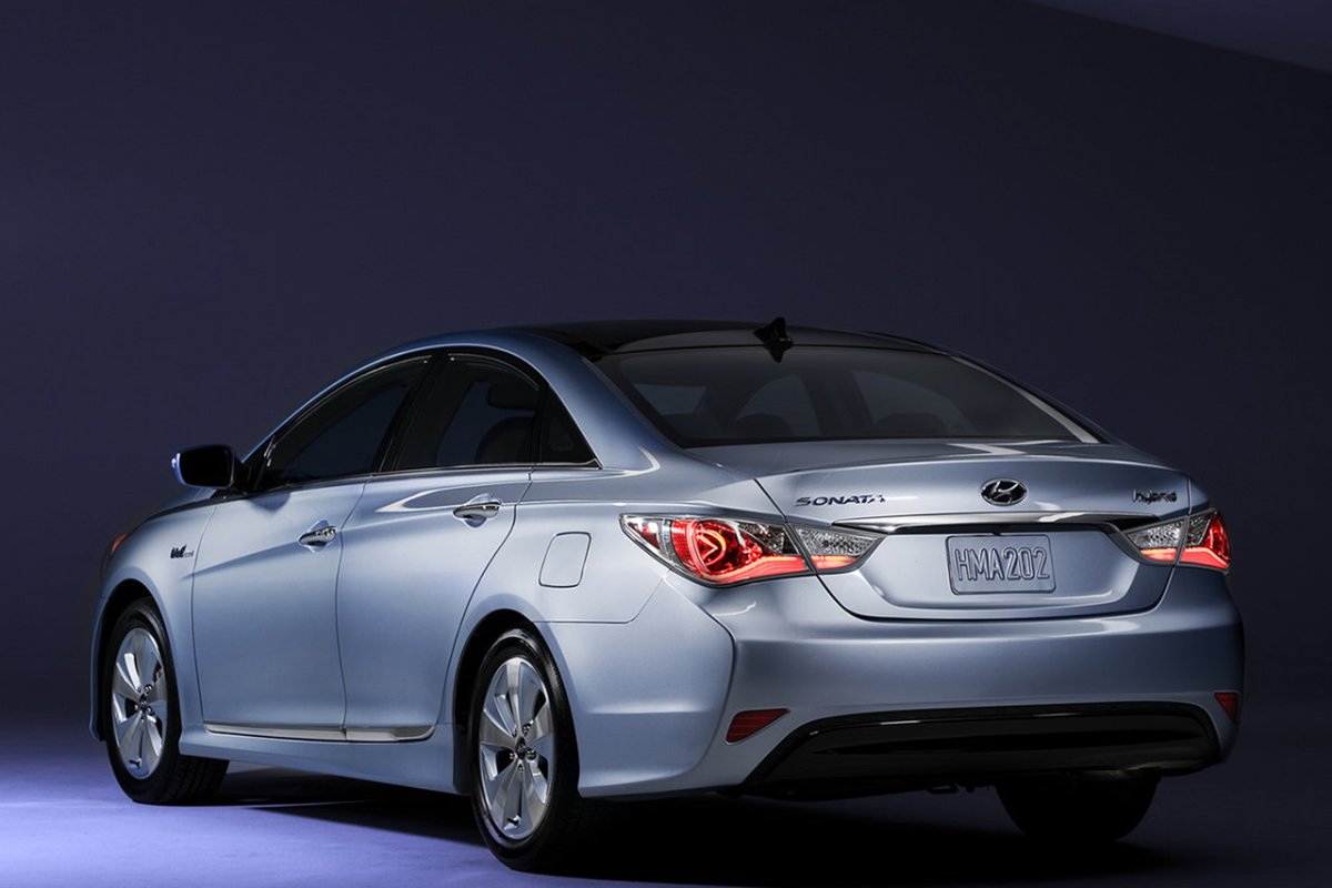 Hyundai Sonata Hybrid 2011
