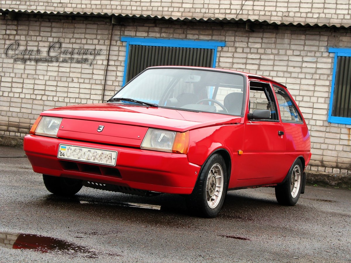 Машина Таврия 1102