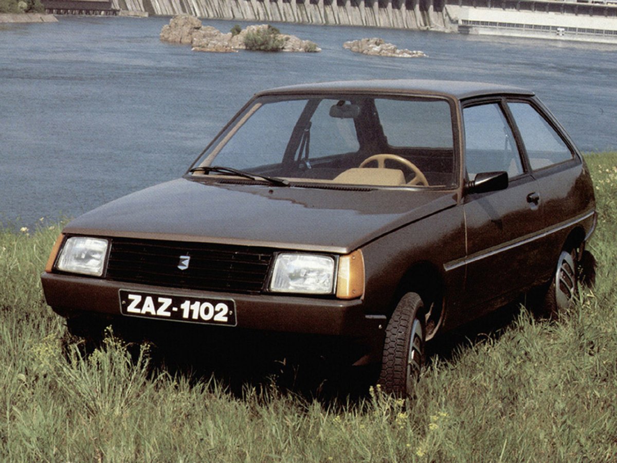 Машина ЗАЗ 1102 Таврия