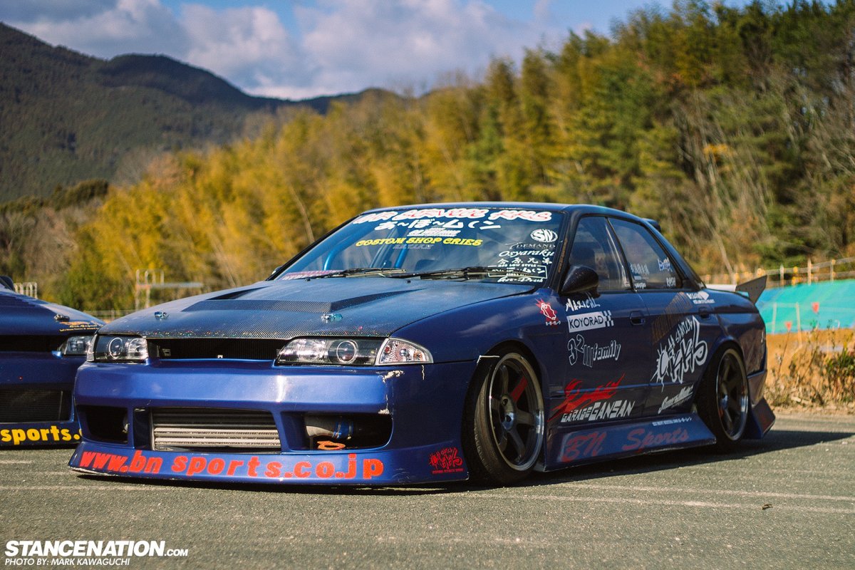 Nissan Skyline r32 мисл