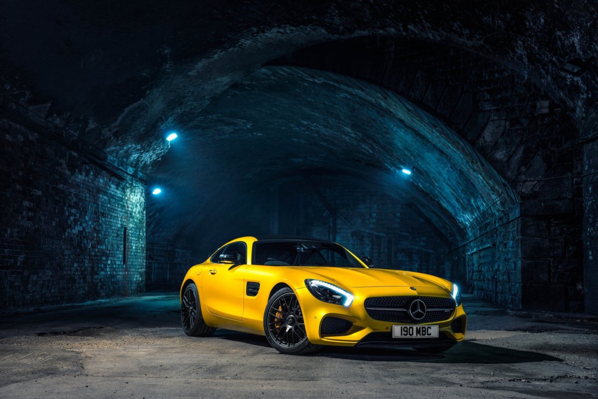 Mercedes-Benz AMG gt r (Neon) 5