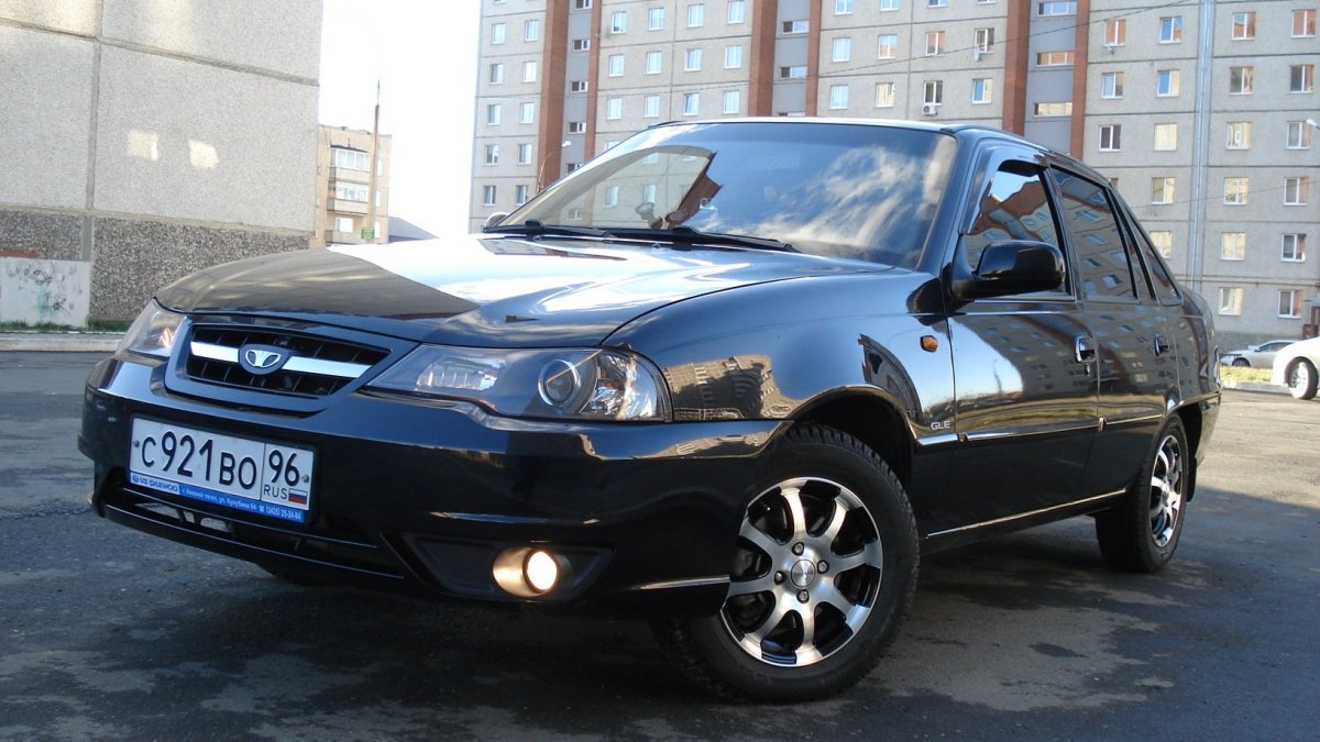 Daewoo Nexia 2 черная