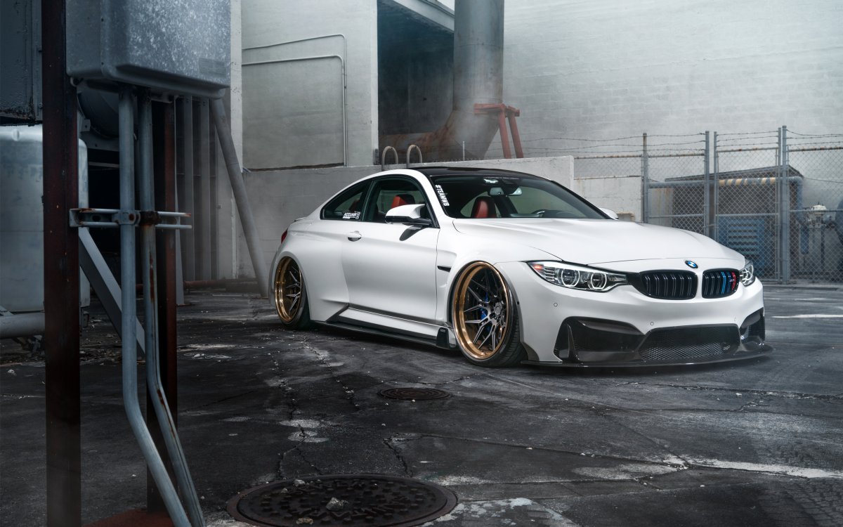 БМВ m4 белая