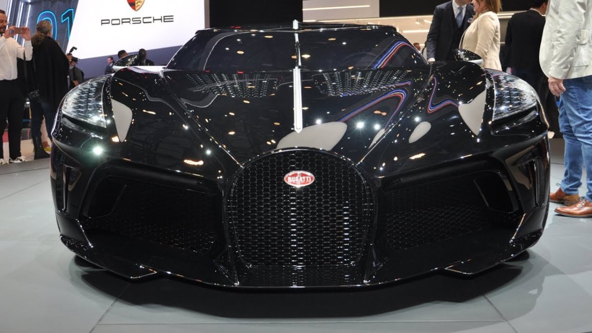 Машина Bugatti la voiture noire