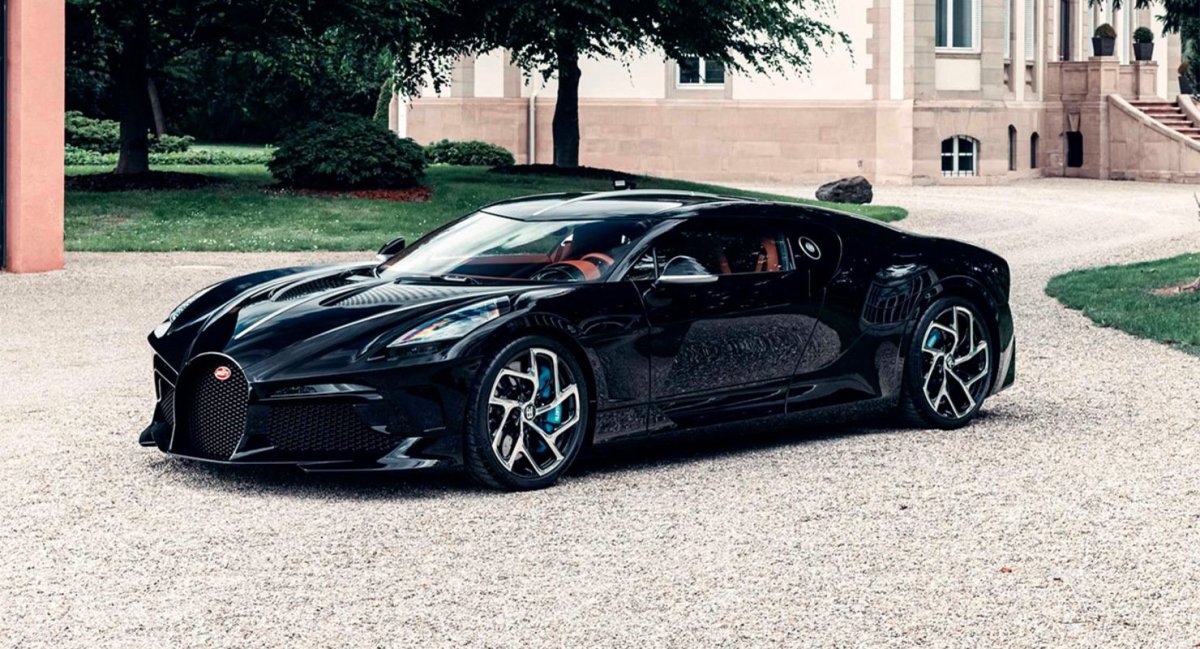 Машина Bugatti la voiture noire
