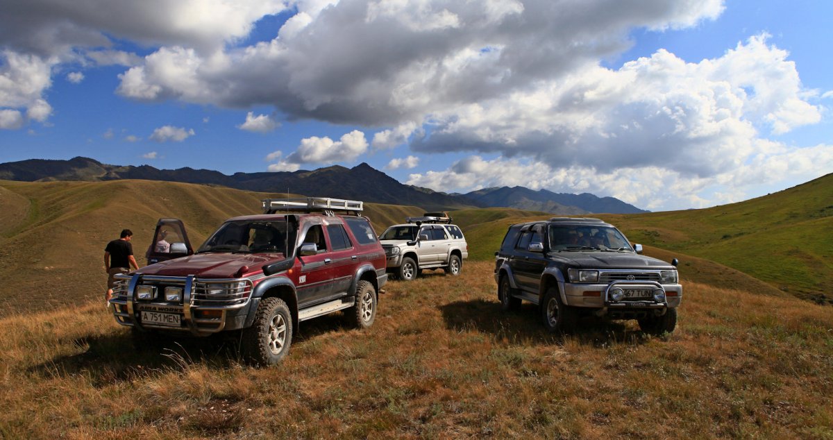 Hilux Toyota 2014 в горах