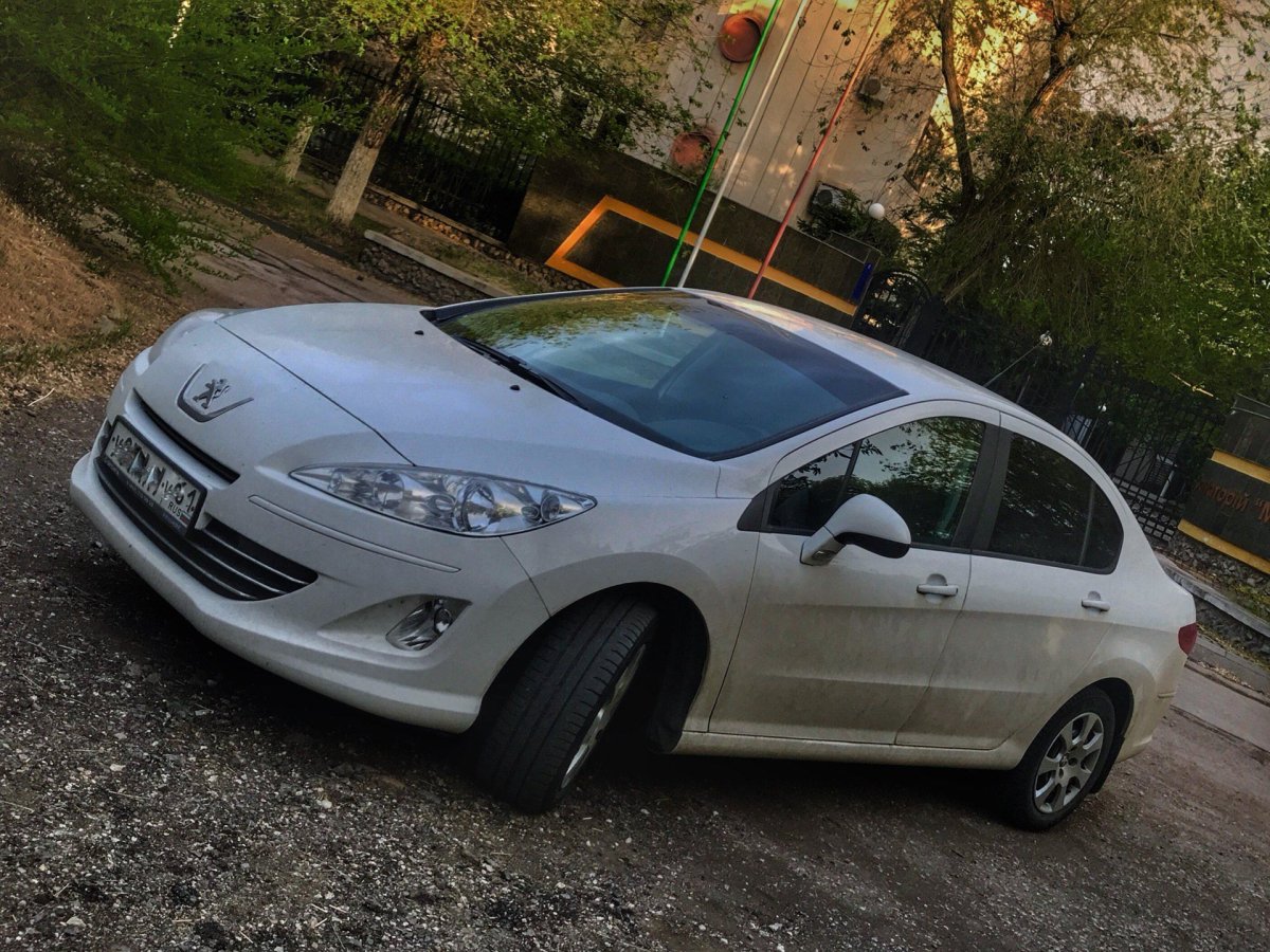 Peugeot 408 1995