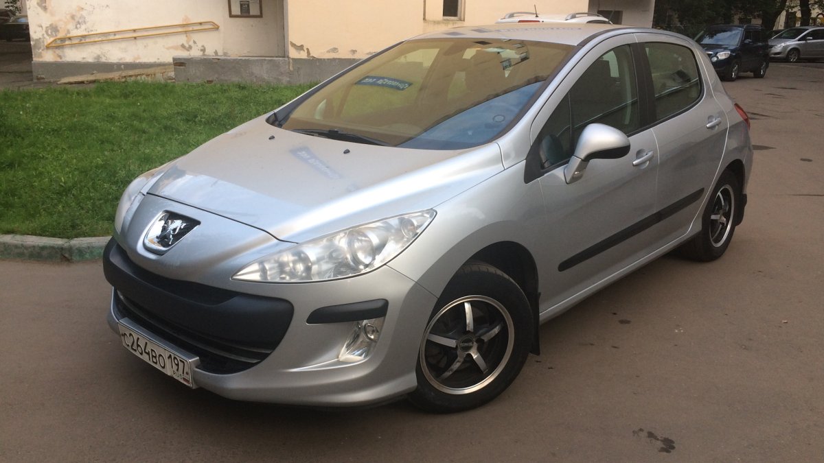 Peugeot 308 1.6 МТ, 2010,