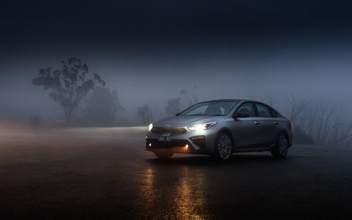 Kia Cerato 2019 ночью