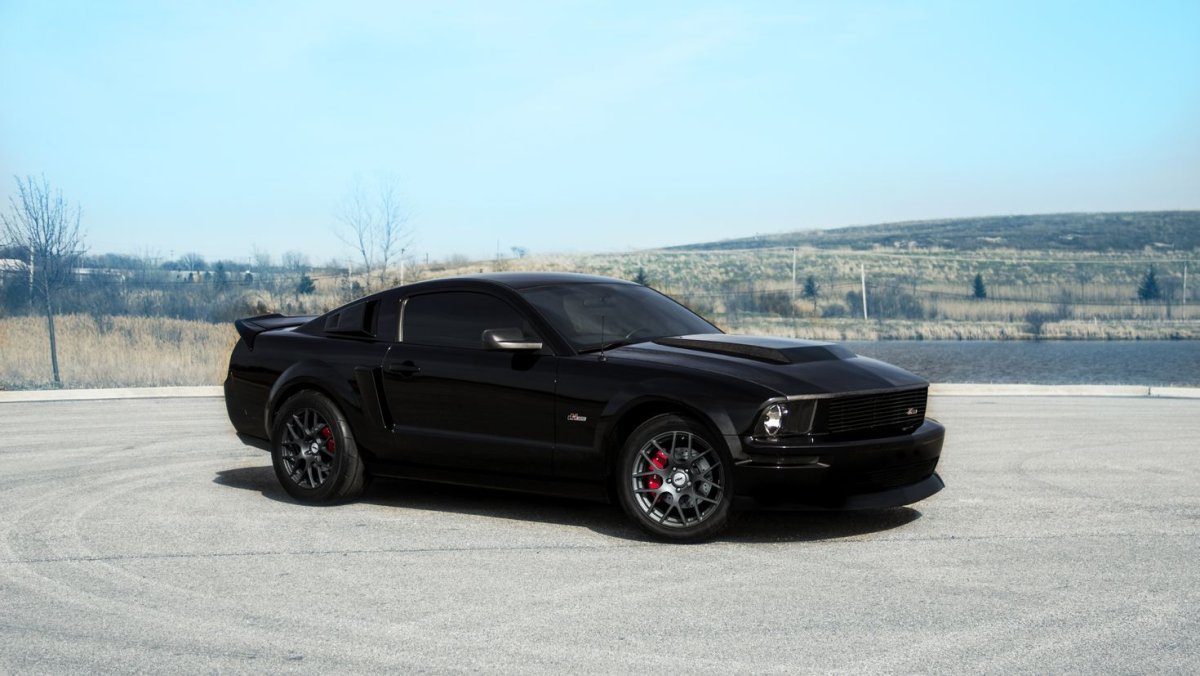 Ford Mustang gt черный