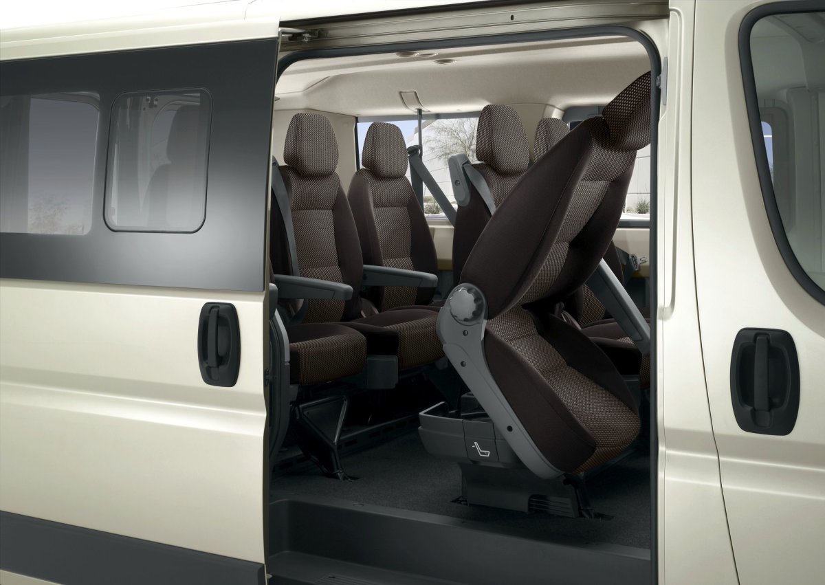 Peugeot Boxer Combi салон