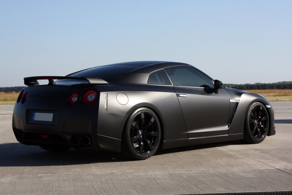Nissan Skyline GTR r35 Black