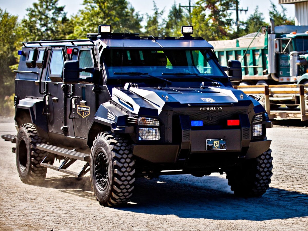 Броневик SWAT 6x6