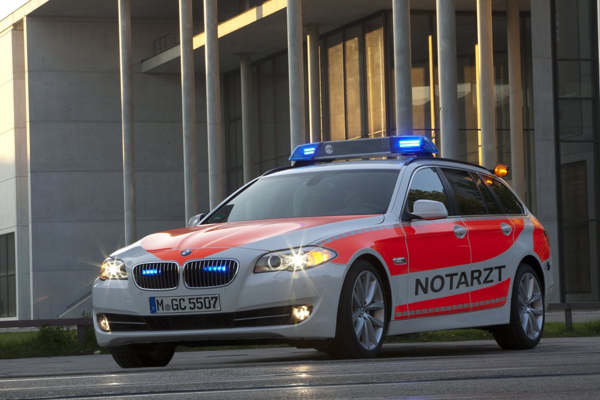 БМВ 520 полиция
