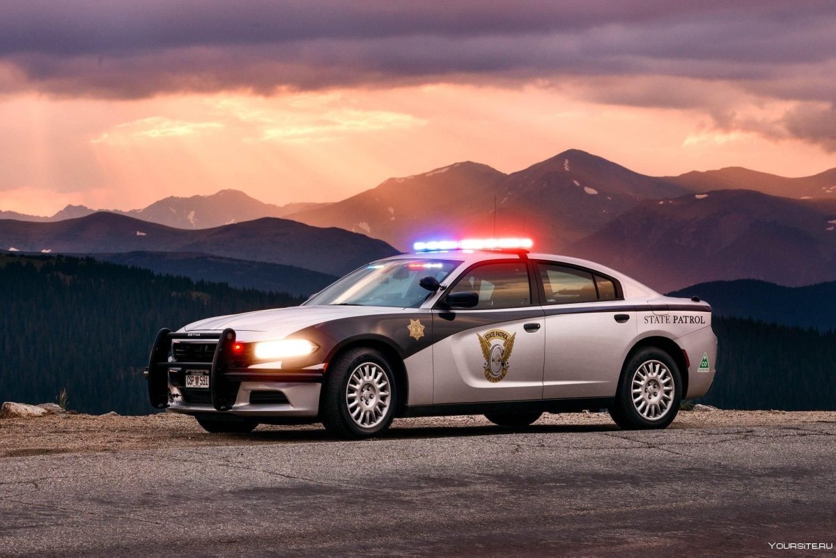 Додж Чарджер Highway Patrol