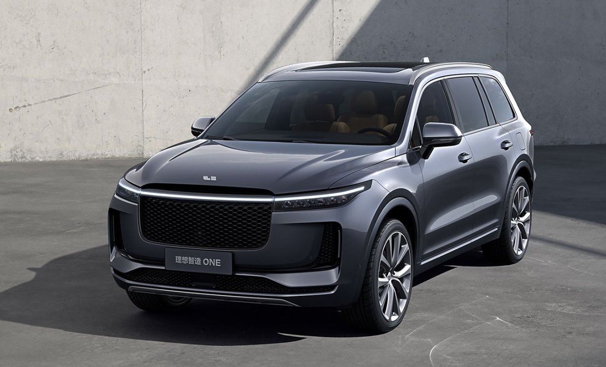 Китайский кроссовер li one