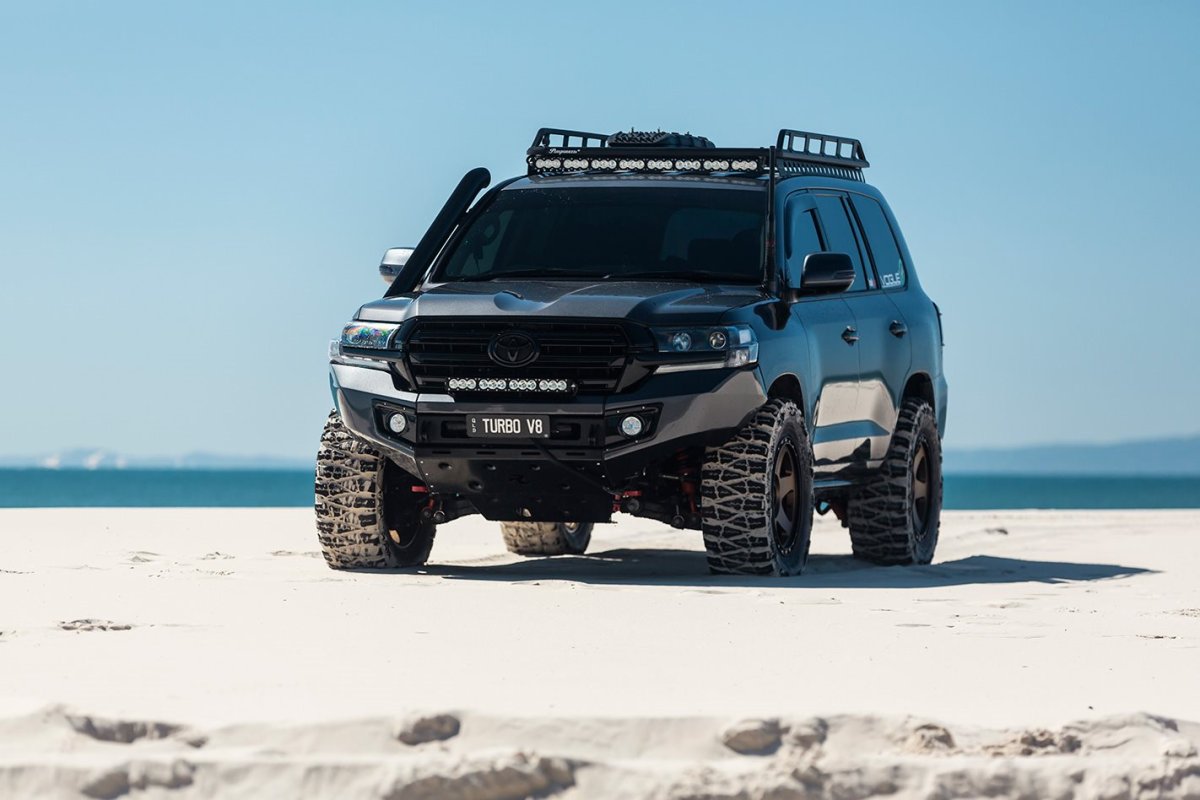 Toyota Land Cruiser 200 off Road