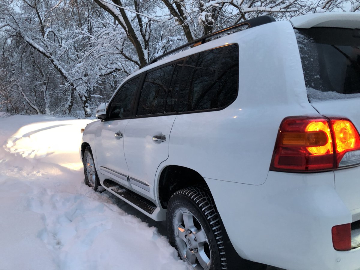 Toyota Land Cruiser 200 зимой