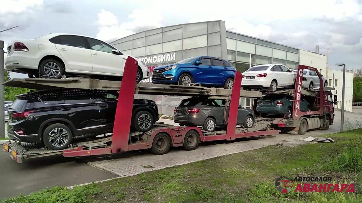 Автовоз с теслами