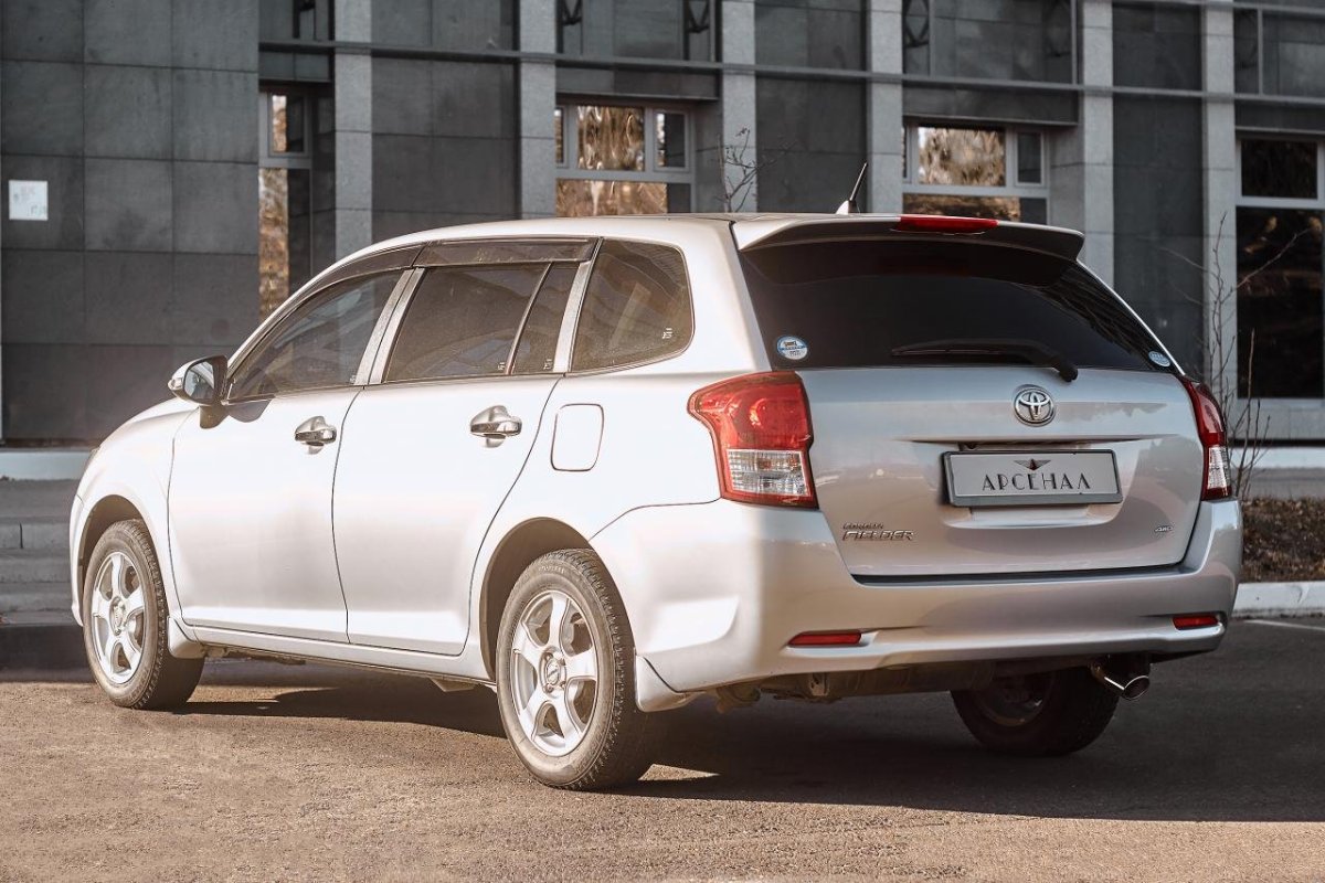 Toyota Corolla Fielder 2013