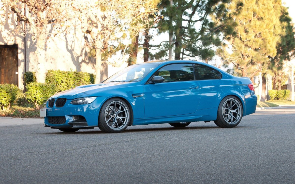 BMW e92 синяя