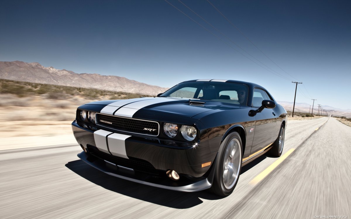 Dodge Challenger srt8