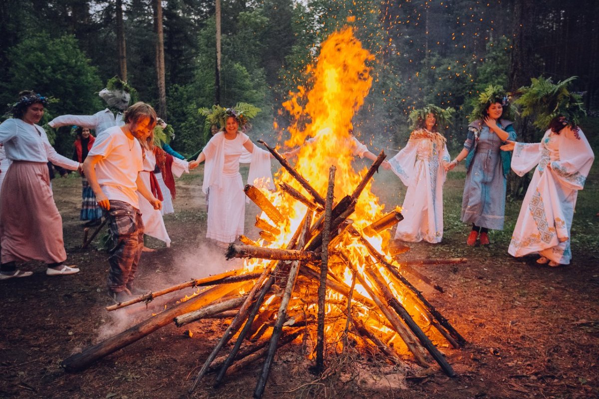 Праздник солнцестояния