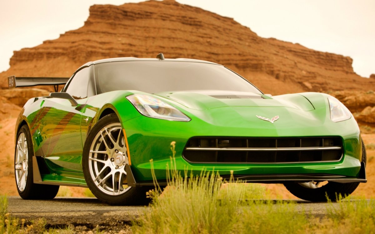 Chevrolet Corvette c7 зеленый