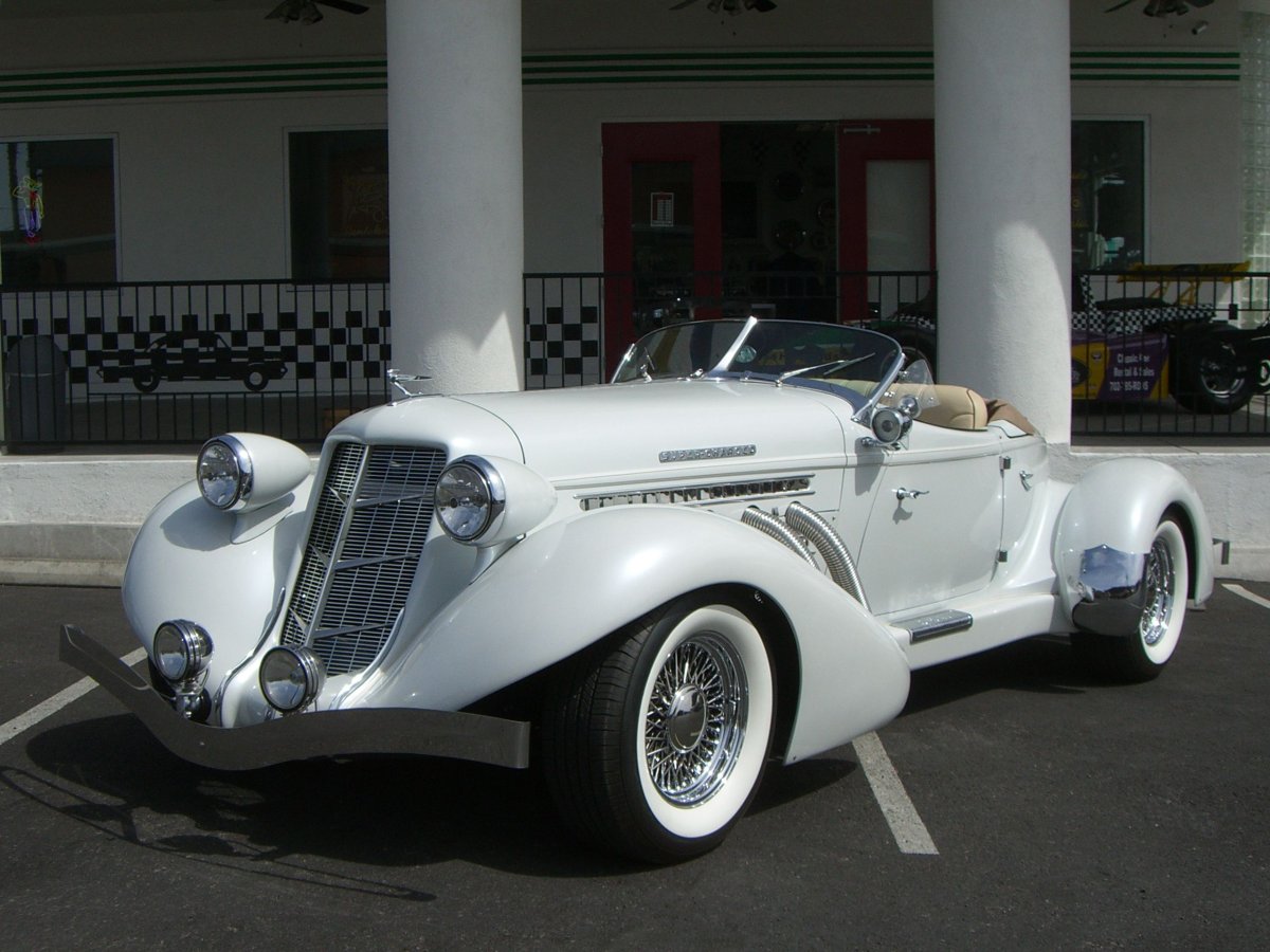 Автомобиль Auburn 851 Speedster