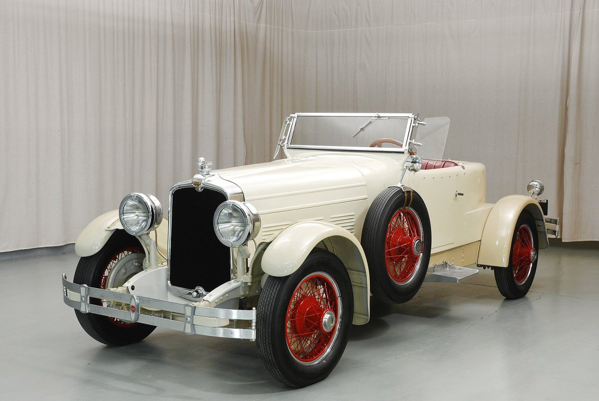 Машина 1927г белый с невестой