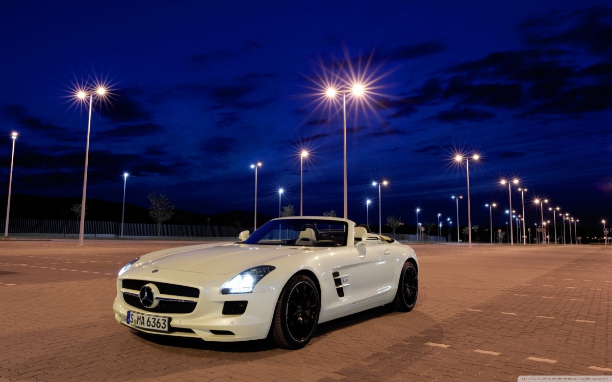 SLS AMG Мерседес ночью