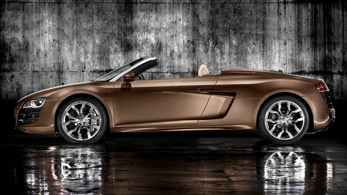 Коричневый Audi r8