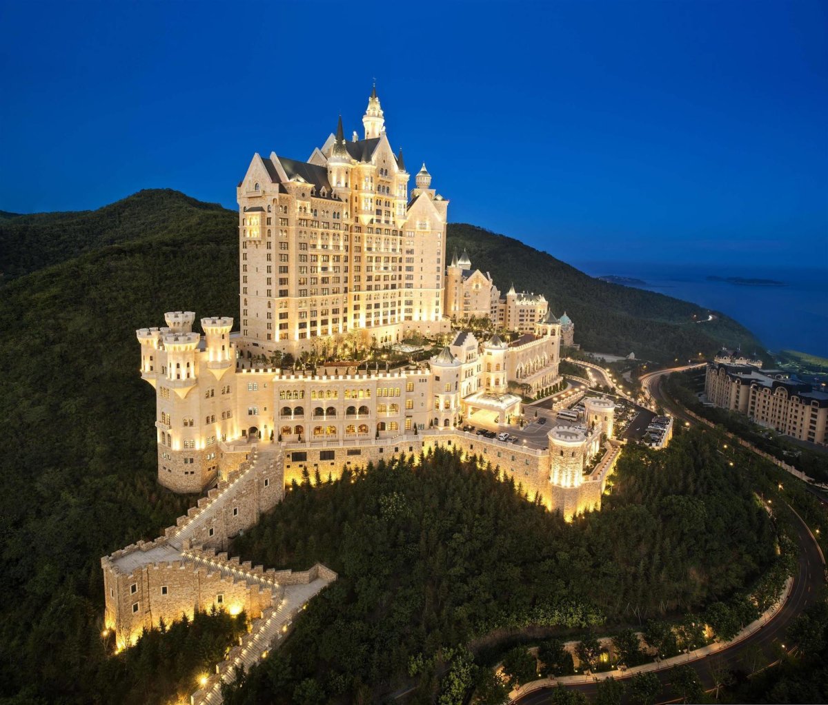 The Castle Hotel Китай