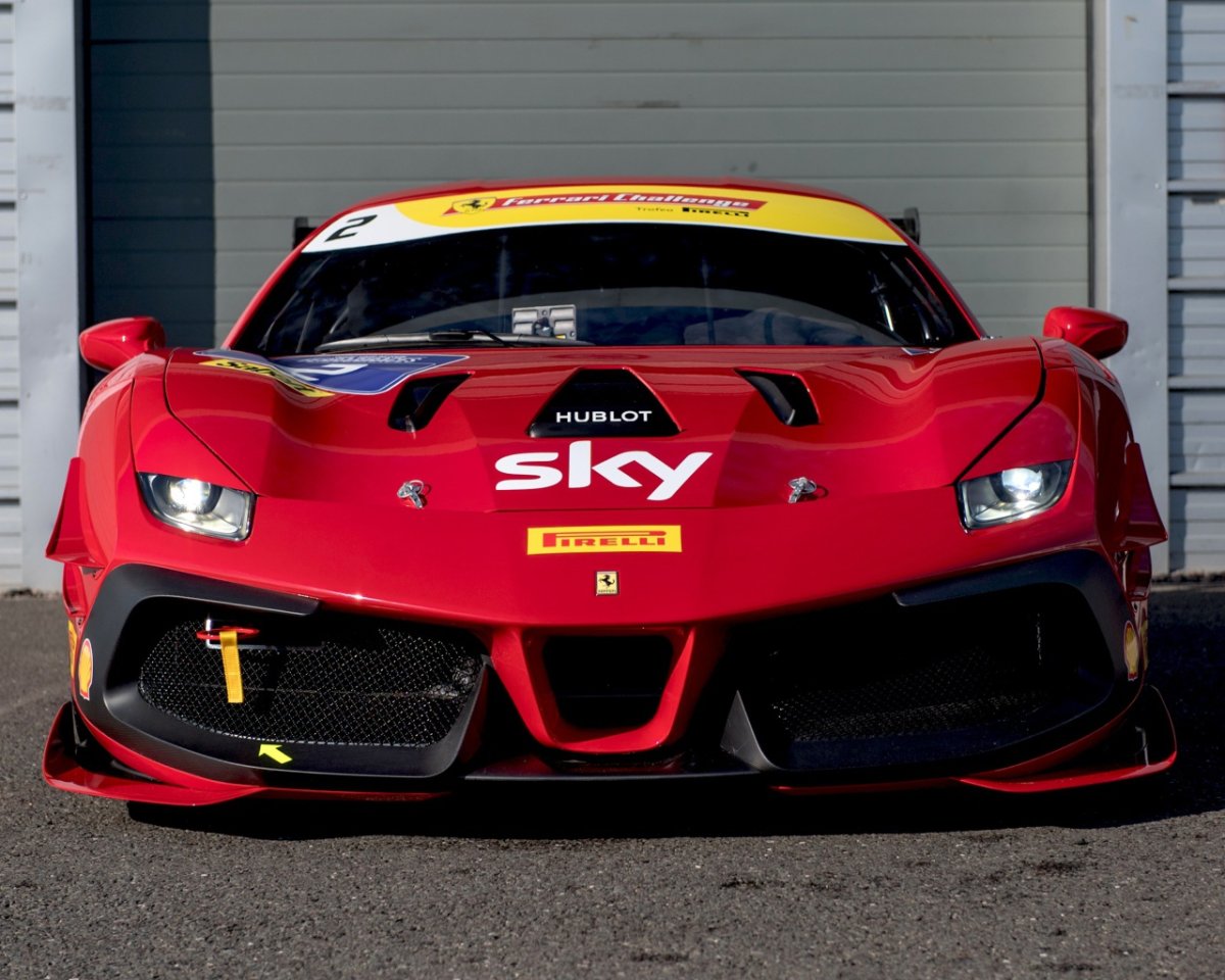 Ferrari 488 Challenge EVO