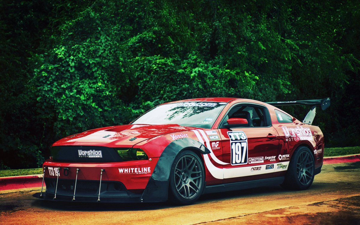 Ford Mustang гоночный