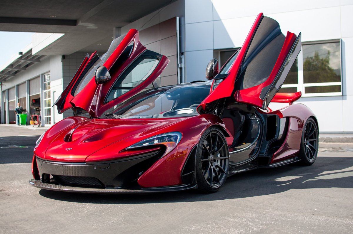 MCLAREN p1 красный