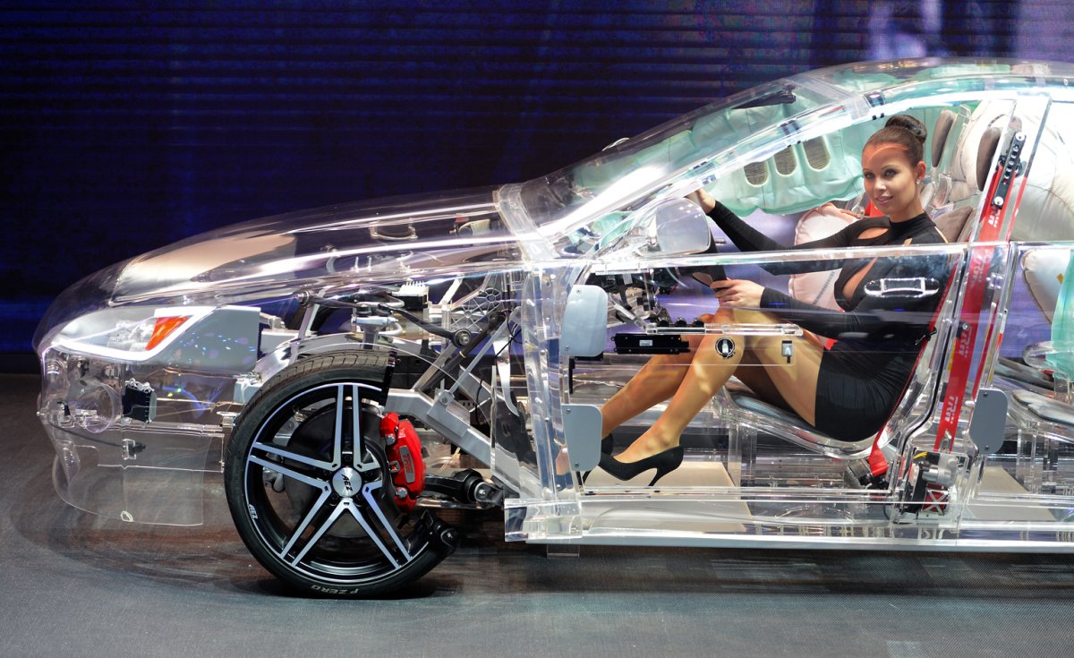 Автомобиль из стекла