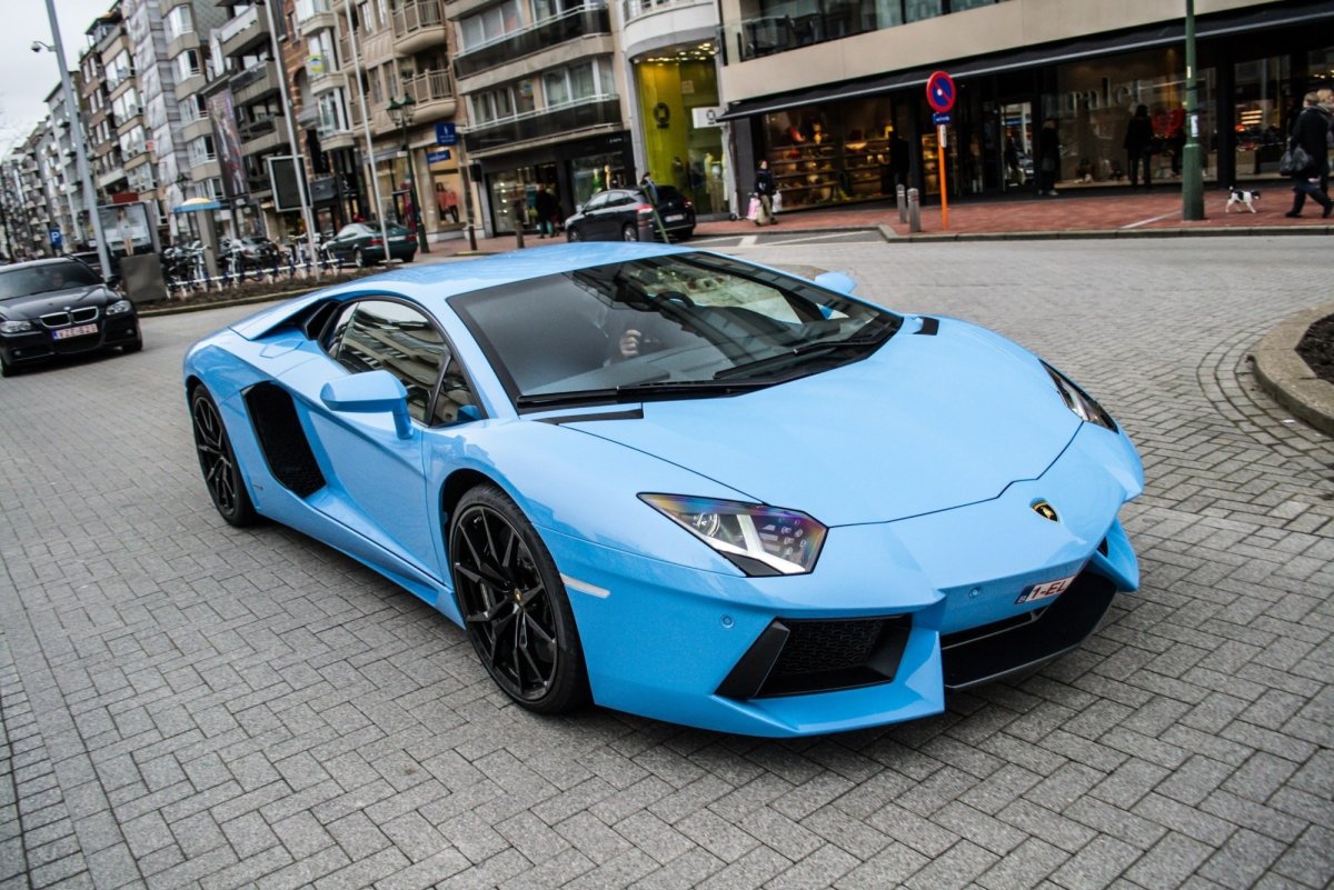 Lamborghini Aventador lp700-4 Blue