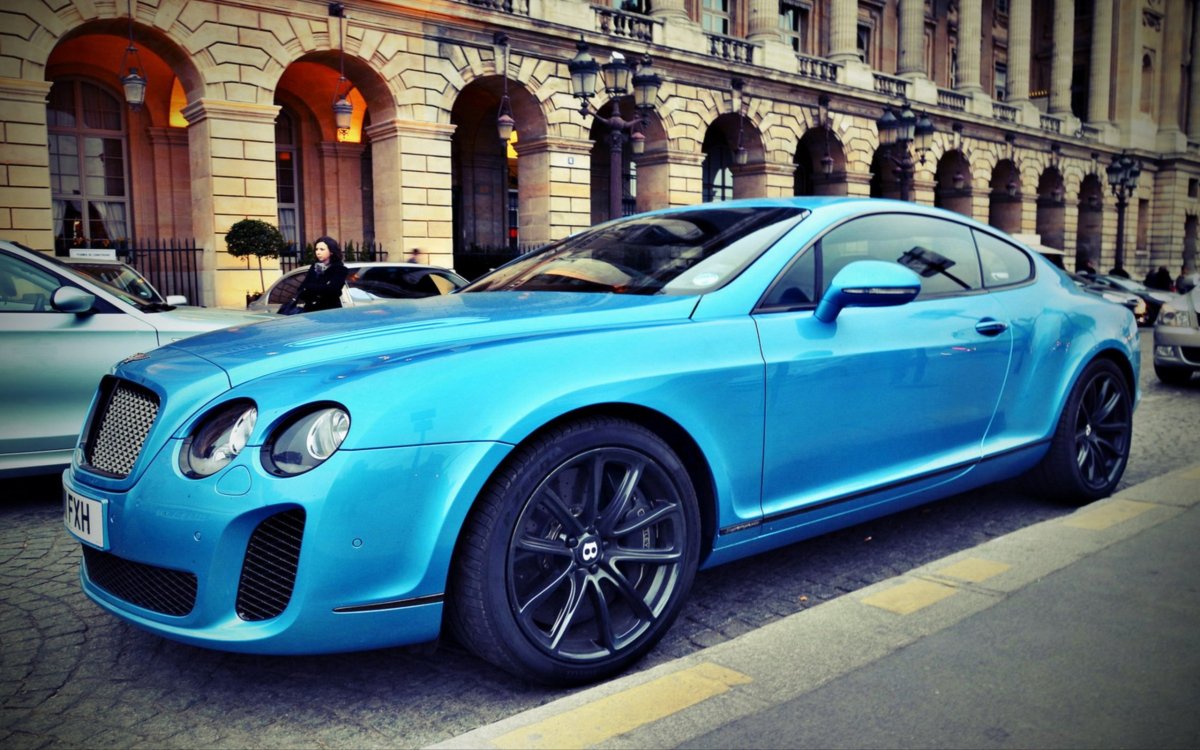 Bentley Continental бирюза